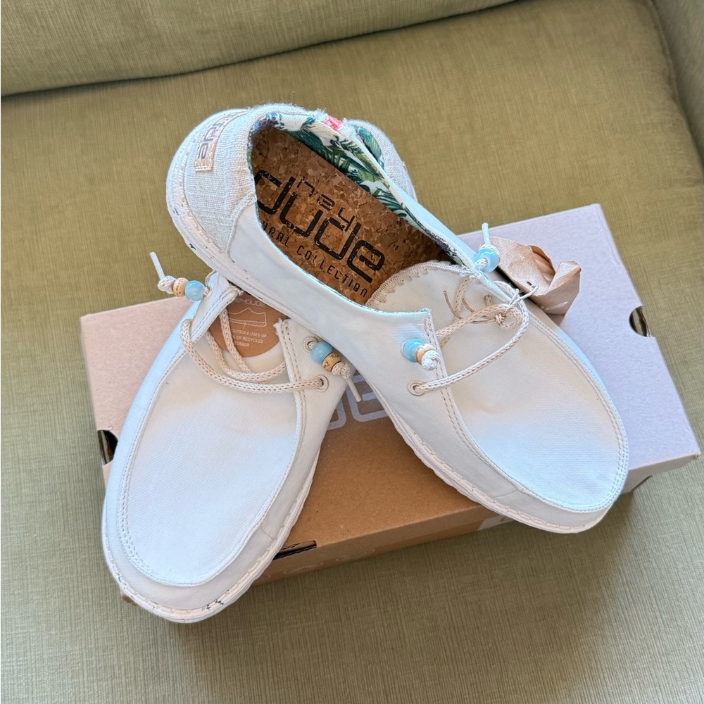 HEY DUDE Women's Wendy Natural Salt Slip-On Loafers Size 9 NWT